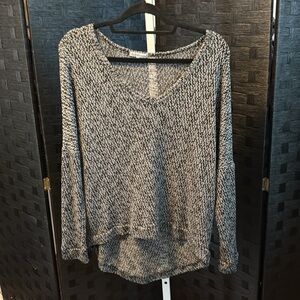 *SALE* Charlotte Russe Gray V-Neck Sweater with Lightweight Knit & Long Sleeves